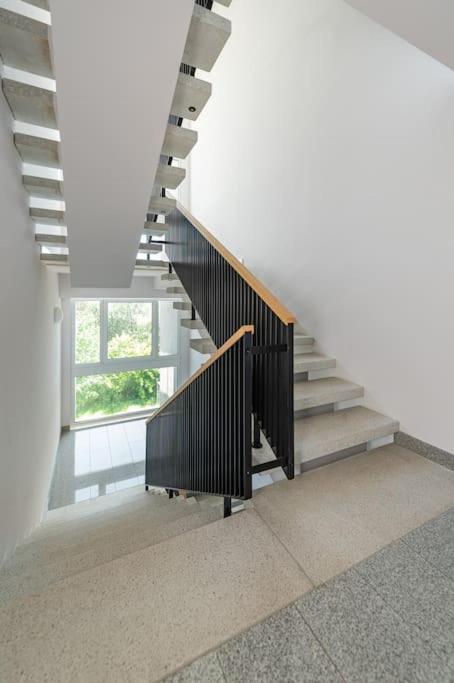 Bright Kaunas Apartment With Castle View Exterior photo